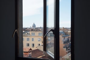 Appartamento (2 Bedrooms) | Vista dalla camera