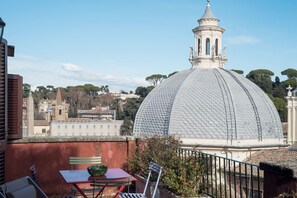 Apartment (2 Bedrooms) | Blick auf die Stadt