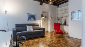 Apartment (2 Bedrooms) | Wohnbereich