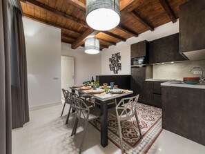 Appartement (3 Bedrooms) | Cuisine privée