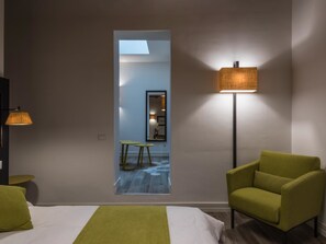 3 bedrooms, down comforters, travel crib, free WiFi - Panisperna Apartment 1 (Rome)