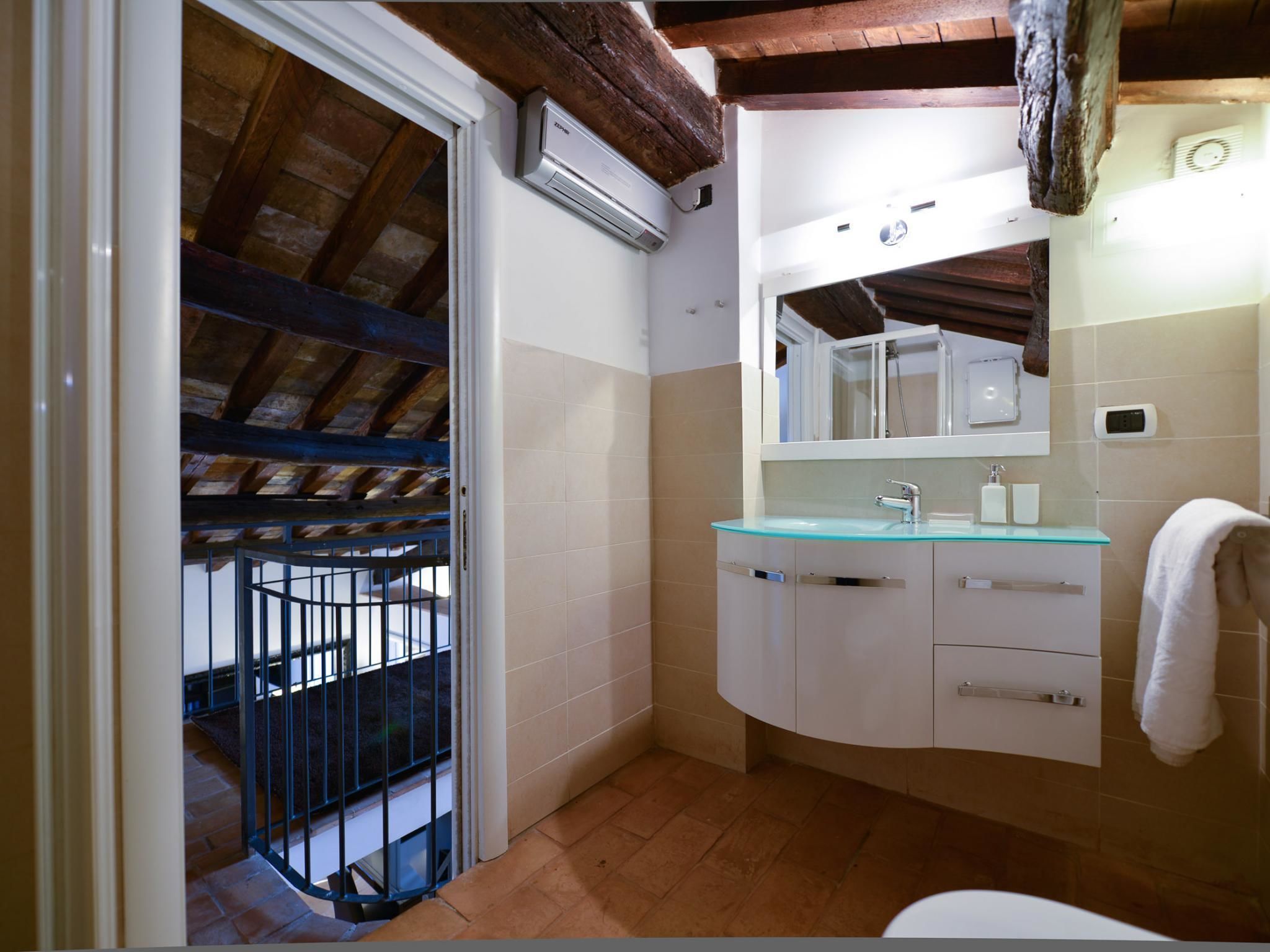 Apartment (2 Bedrooms) | Badezimmer