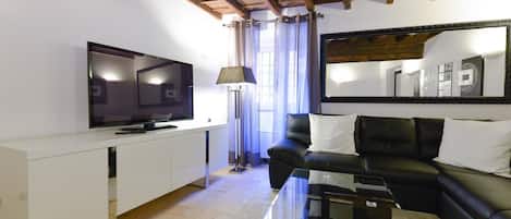 Apartment, 2 Bedrooms | Living room | TV
