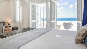 Room - Long Bay Villas - Villa Sky (West End Village)