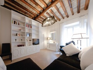 Appartement, 3 chambres | Salle de séjour