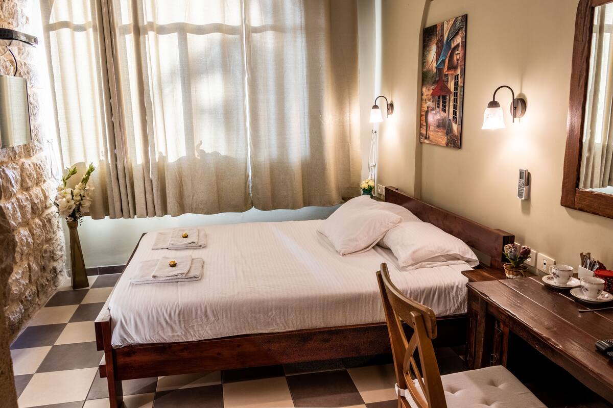 Kamar Keluarga | Minibar, meja kerja, kedap suara, dan setrika/meja setrika