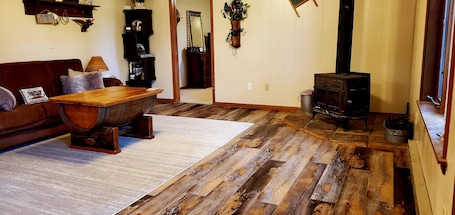 Interior. Bonnie's Guesthouse @ Peridot Equine Sanctuary