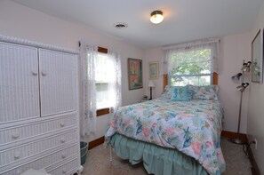 4 bedrooms, free WiFi - 4 BR Beach Home in 2nd Ocean Block, 101 Hickman Street, South Rehoboth Beach (Rehoboth Beach)