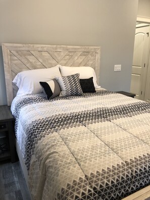5 bedrooms, free WiFi, bed sheets