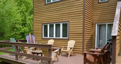 3BR Townhouse, Walk to downtown .3 miles