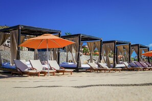 Liegestühle, Strandtücher