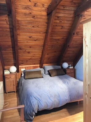 4 chambres, fer et planche à repasser, Wi-Fi, draps fournis