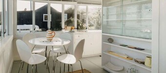 Charming Kiwi Bach by Oakura Beach