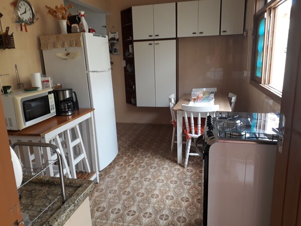 Réfrigérateur, micro-ondes