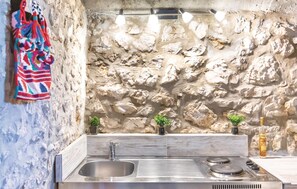 Kühlschrank, Herdplatte, Geschirrspüler