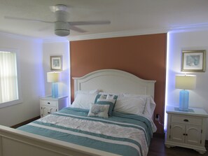2 bedrooms, iron/ironing board, free WiFi, bed sheets - Upscale Condo w/ Lanai · Heated Pools & Hot Tubs · Near IMG & Anna Maria Island (Bradenton)