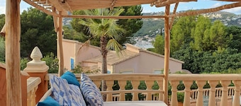 Beautiful, charming luxury villa with palm garden in Puerto d 'Andratx