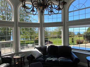 Smart TV, chimenea, reproductor de DVD, piso con calefacción