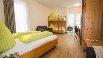 1 soveværelse, pengeskab på værelset, skrivebord, Wi-Fi