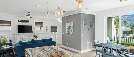 テレビ、卓球台