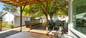 Cottage con accesso al lago di Vancouver! Accogliente, pulito e confortevole!