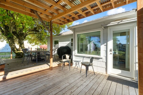 Outdoor dining