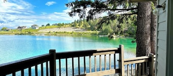 Lakefront Home on Foys Lake Just Minutes From Kalispell/Glacier w/Hot tub for 6!