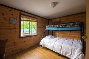 4 bedrooms, WiFi, bed sheets