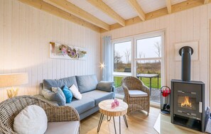 Smart-TV, Kamin, DVD-Player