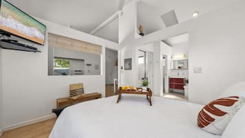 4 soverom, safe på rommet, blendingsgardiner og strykejern/-brett