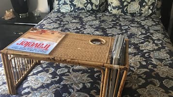 2 bedrooms, in-room safe, desk, iron/ironing board