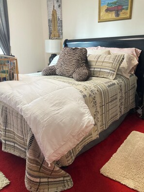 2 bedrooms, in-room safe, desk, iron/ironing board - Stone Mountain Star- Ck Discounts. 20 minutes; Decatur Emory school & Hospital (Stone Mountain)