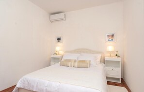 4 bedrooms, free WiFi, bed sheets
