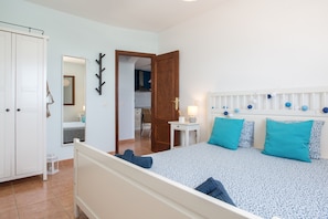 3 bedrooms, iron/ironing board, free WiFi, bed sheets - Charming Apartment Abuelo Miguel On the Beach with Rooftop Terrace, Ocean View & Wi-Fi (Las Palmas)