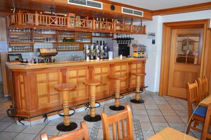 Bar (in der Unterkunft)