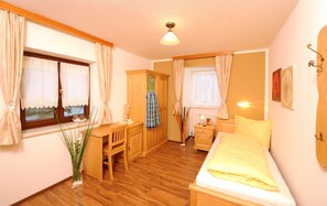 1 habitación, escritorio, wifi y ropa de cama 