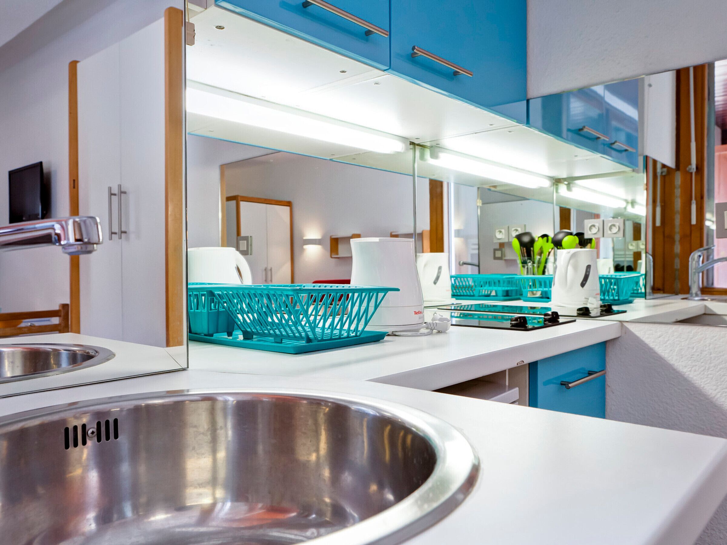 Kühlschrank, Mikrowelle, Geschirrspüler