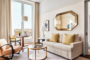 Minibar, coffre-fort, bureau, rideaux d’obscurcissement