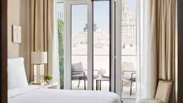 Four Seasons, Suite, 1 King Bed, Terrace | Street view