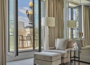 ペントハウス キングベッド 1 台 テラス (Suite) | ミニバー、セーフティボックス (室内)、デスク、遮光カーテン