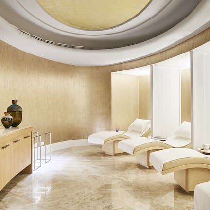 Body treatments, facials, 8 treatment rooms, manicures and pedicures