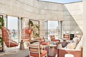 Body treatments, facials, 8 treatment rooms, manicures and pedicures - Four Seasons Hotel Madrid (Madrid)