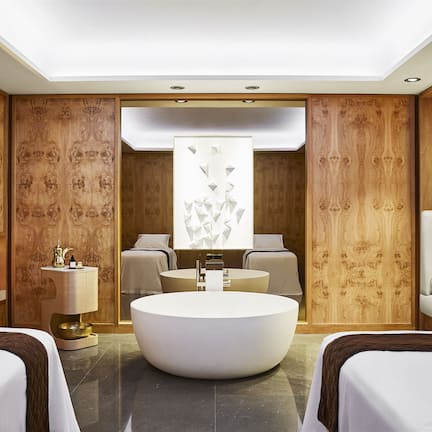 Body treatments, facials, 8 treatment rooms, manicures and pedicures