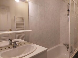 Hair dryer - 2* Studio with WiFi & Pets for 2 in Brides-les-Bains (Brides-les-Bains)