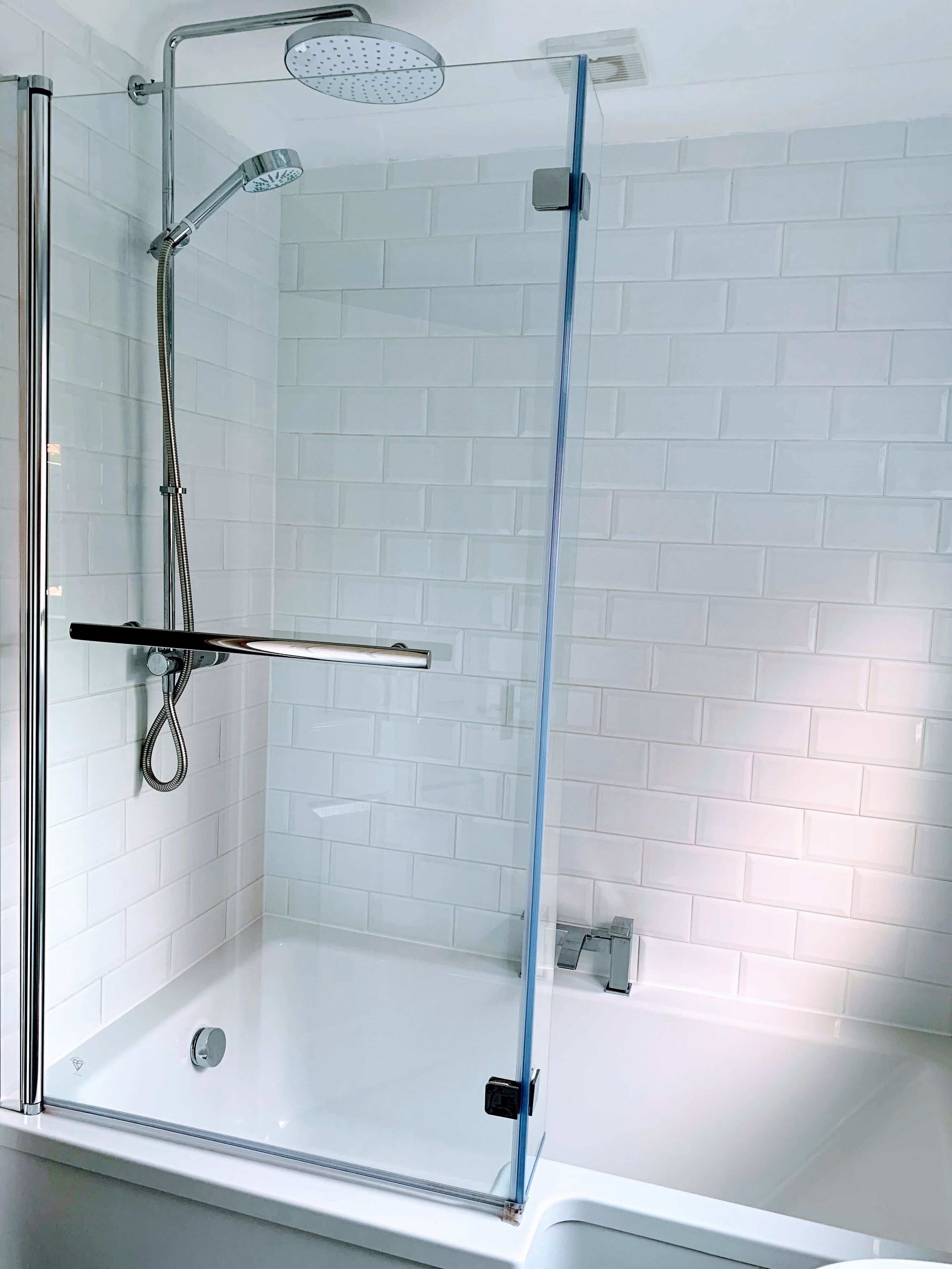 Combined shower/bathtub, hair dryer, towels, soap