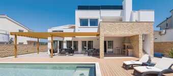 Gorgeous home in Pirovac