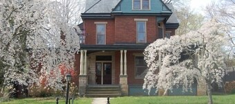 Nydelig C. 1890 Flat med Hage i Historic Downtown