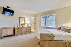 4 chambres, fer et planche à repasser, accès au Wi-Fi (inclus)
