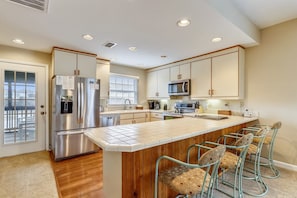 Fridge, microwave, oven, stovetop - Semi OF - CHEVEN at Ships Watch In Duck (Duck)