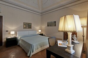 4 camere, culla da viaggio, Wi-Fi gratuito, lenzuola